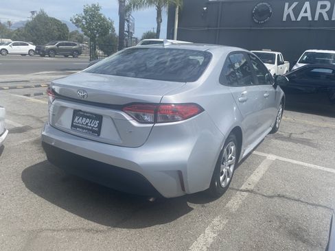 Used 2025 Toyota Corolla LE FWD image 8