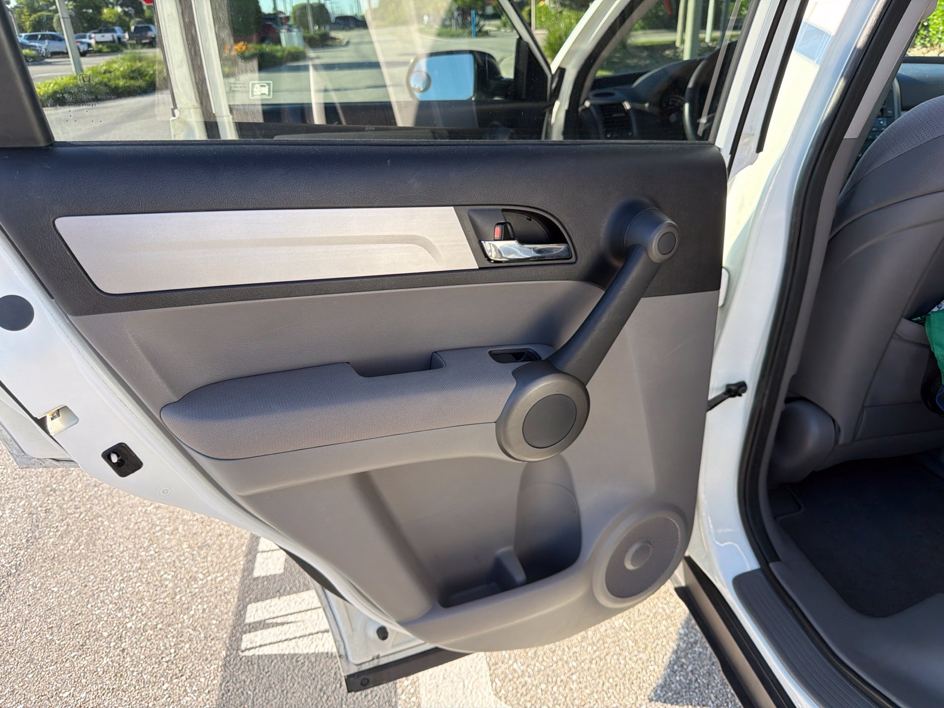 Used 2011 Honda CR-V SE image 18