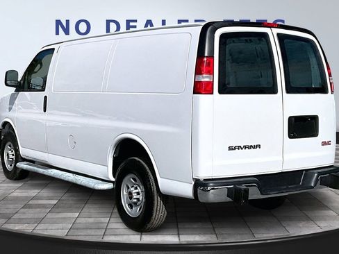 Used 2024 GMC Savana 2500 w/ Driver Convenience Package image 4