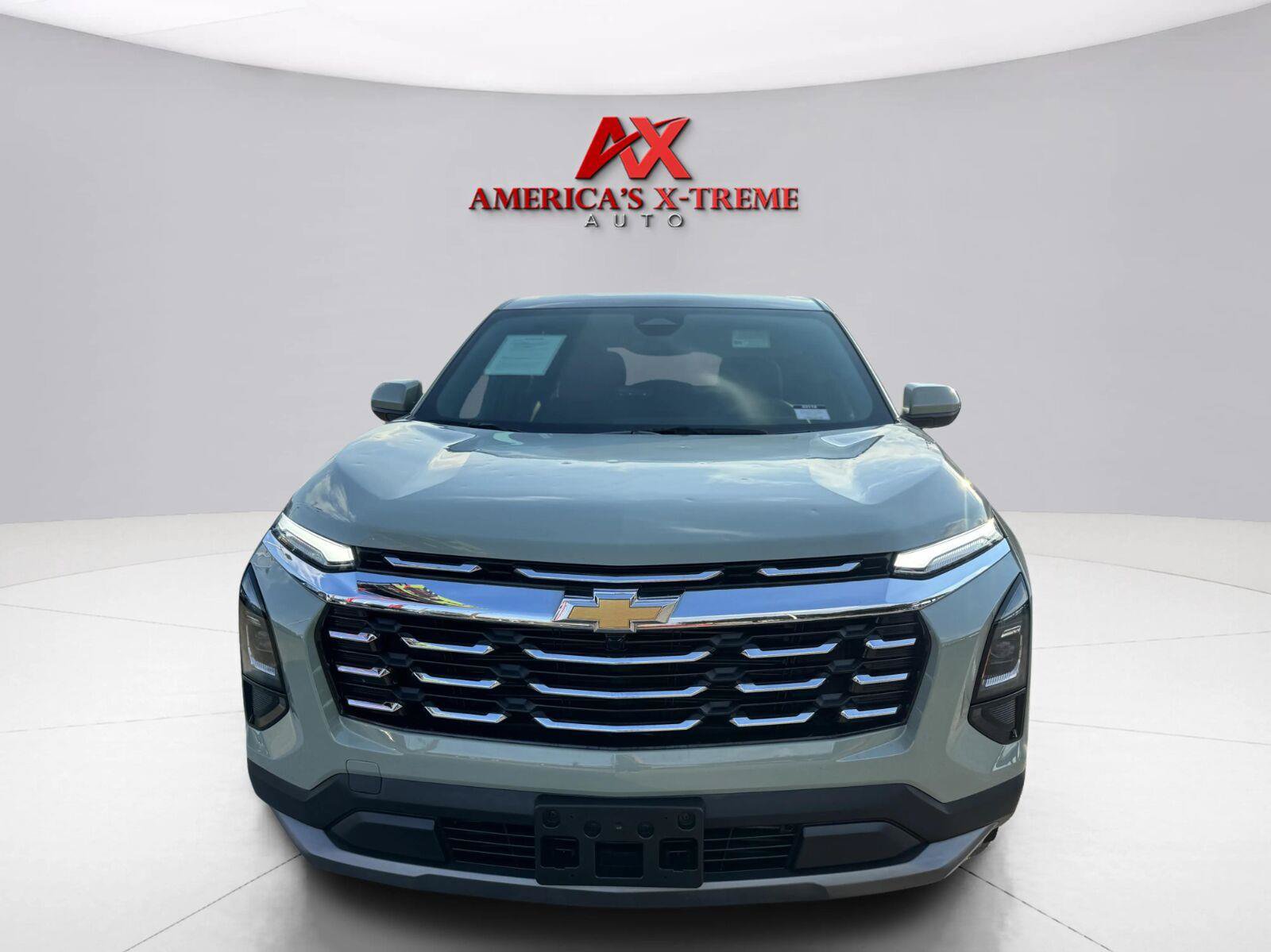 Used 2025 Chevrolet Equinox LT AWD/4WD image 9