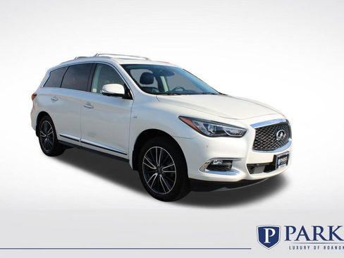Used 2017 INFINITI QX60 Luxe w/ Deluxe Technology Package image 1