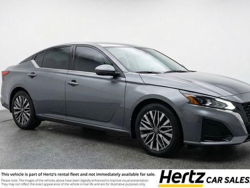 Used 2025 Nissan Altima 2.5 SV FWD image 1
