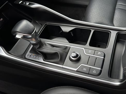 Used 2023 Kia Sorento S w/ Panoramic Sunroof Package image 35