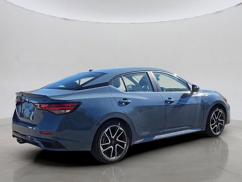 New 2025 Nissan Sentra SR image 2