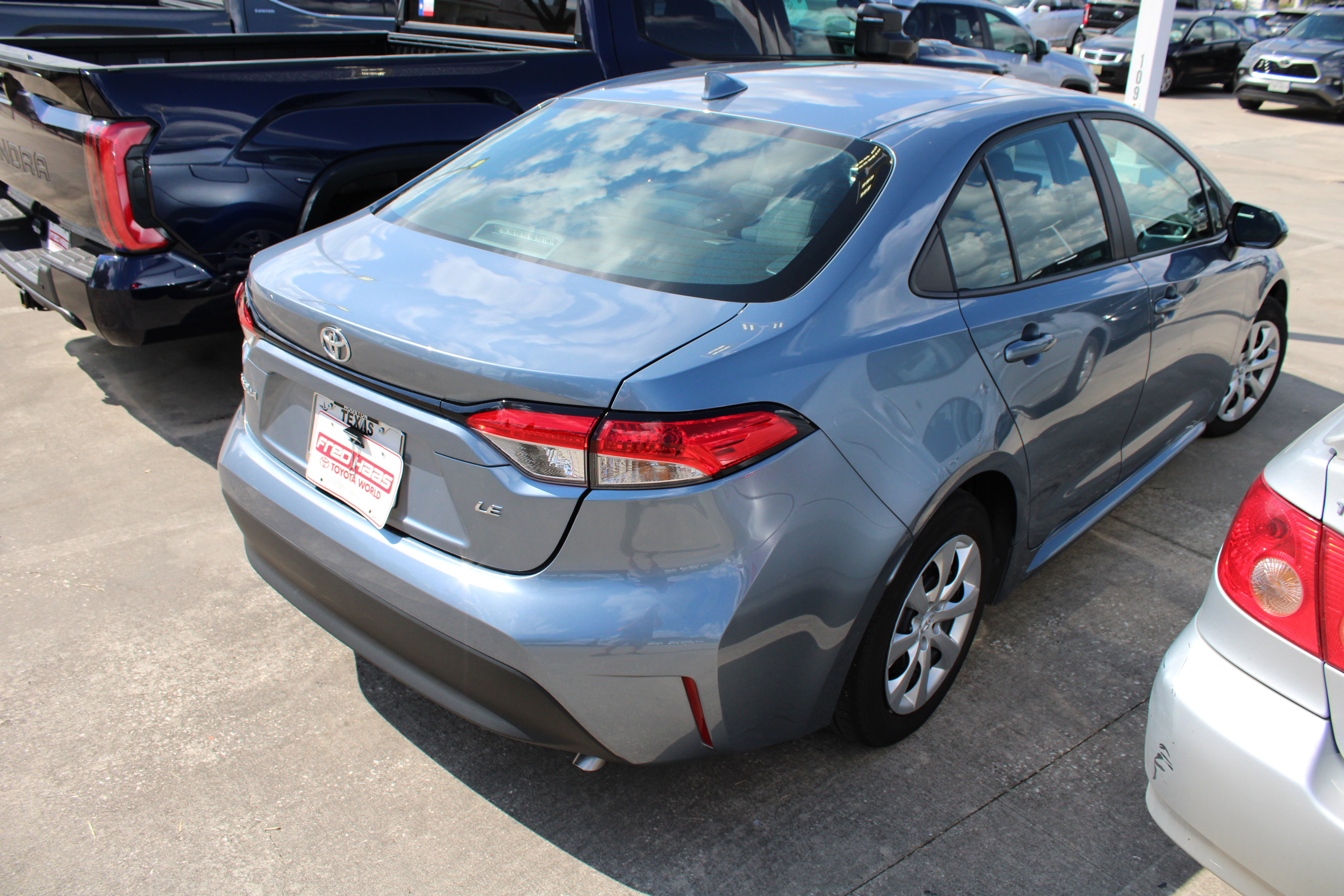 Used 2023 Toyota Corolla LE FWD image 10