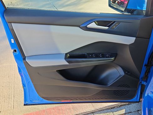 Used 2022 Volkswagen Taos SE image 10