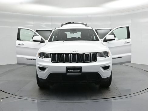 Used 2021 Jeep Grand Cherokee Laredo RWD image 30