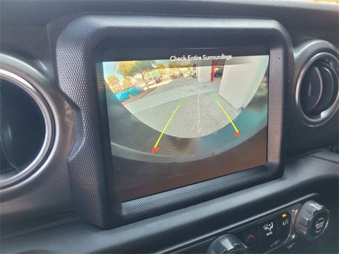 Certified 2022 Jeep Wrangler Unlimited Sahara image 31