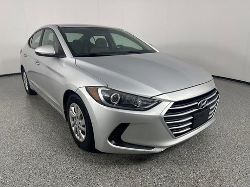 Used 2018 Hyundai Elantra SE image 6