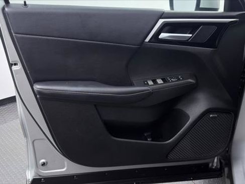 Used 2025 Mitsubishi Outlander SE AWD/4WD image 13