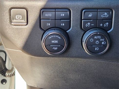 Used 2024 Chevrolet Silverado 1500 ZR2 w/ Technology Package image 21