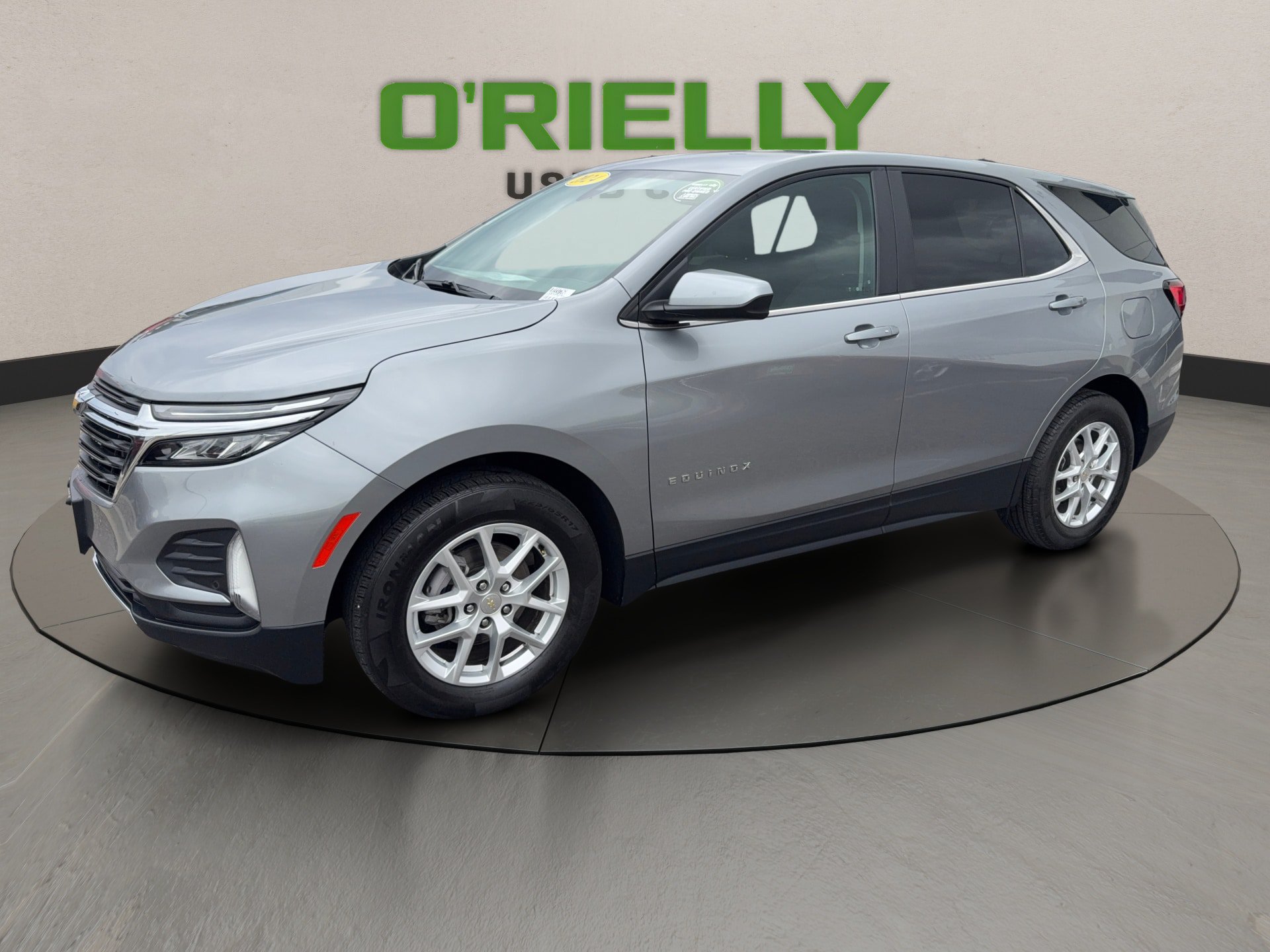 Used 2024 Chevrolet Equinox LT FWD image 2