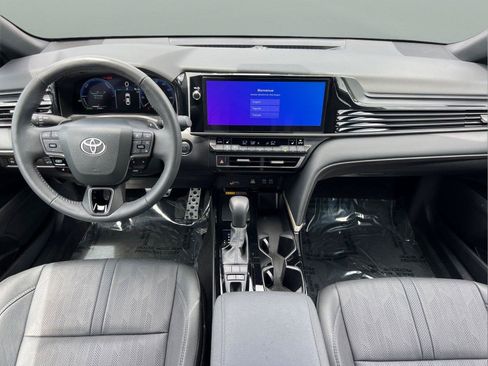 Used 2025 Toyota Camry XSE FWD image 18