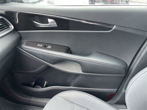 Used 2020 Kia Sorento LX w/ LX I4 Convenience Package image 20