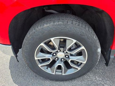 Used 2023 Chevrolet Silverado 1500 LT AWD/4WD image 9