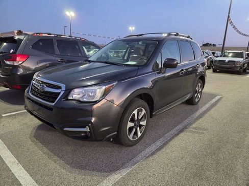 Used 2018 Subaru Forester 2.5i Premium AWD/4WD image 1