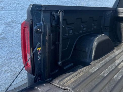Used 2022 GMC Sierra 1500 SLT AWD/4WD image 7