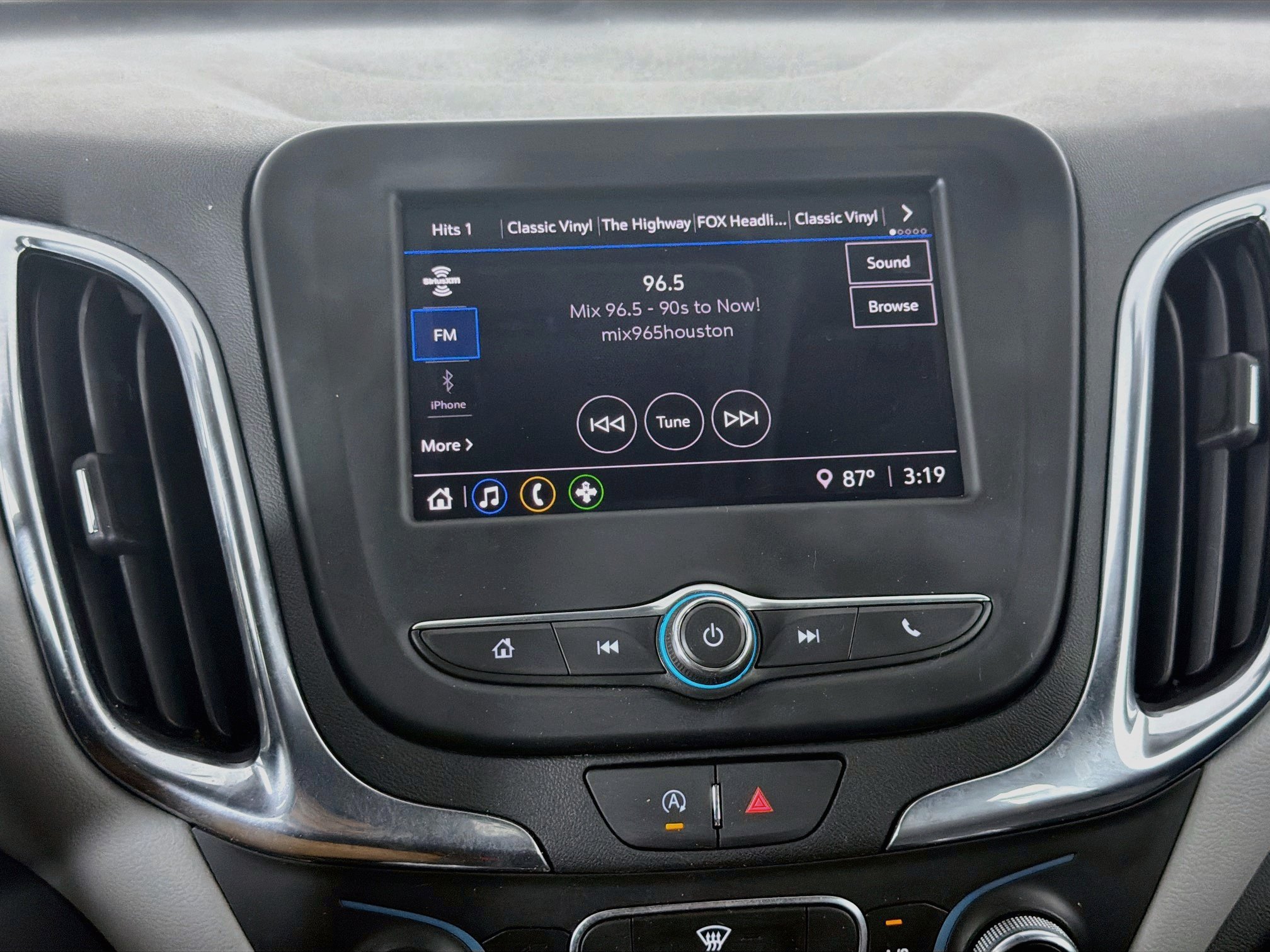 Used 2023 Chevrolet Equinox LS w/ LS Convenience Package FWD image 21