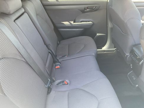 Used 2022 Toyota Highlander L AWD/4WD image 11