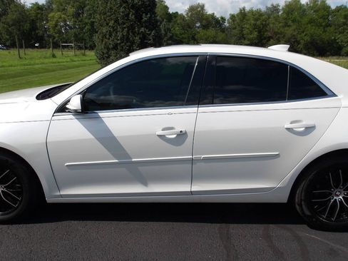 Used 2015 Chevrolet Malibu LT FWD image 32