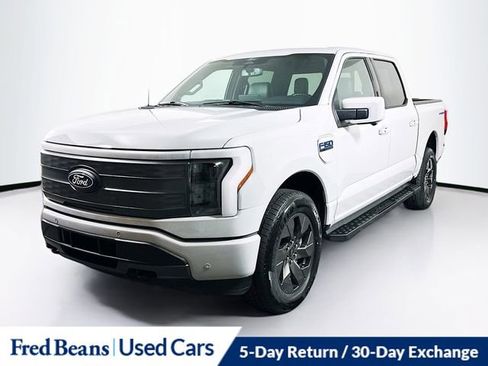 Used 2024 Ford F150 Lightning Lariat image 3