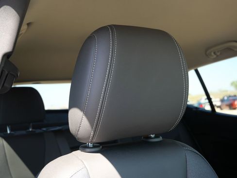 Used 2022 Buick Encore GX Select w/ Sport Touring Package image 22