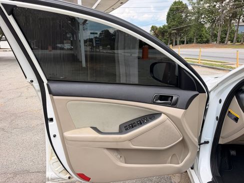 Used 2015 Kia Optima LX FWD image 11