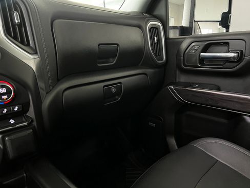 Used 2023 Chevrolet Silverado 2500 LTZ AWD/4WD image 19