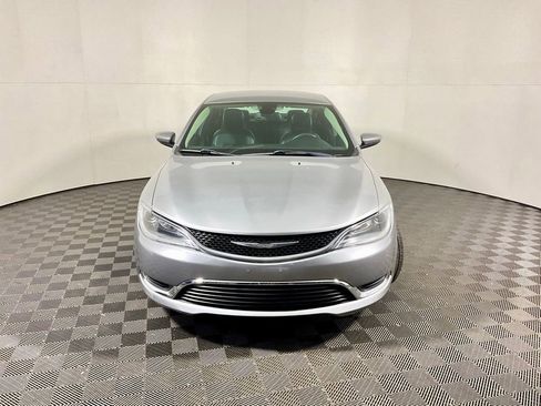 Used 2017 Chrysler 200 Limited Platinum image 5