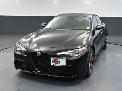Used 2018 Alfa Romeo Giulia AWD image 13