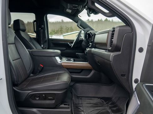 Used 2024 Chevrolet Silverado 2500 High Country image 13