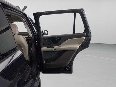 Used 2024 Lincoln Aviator Reserve w/ Elements Package Plus image 29