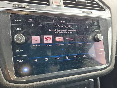 Used 2022 Volkswagen Tiguan SE w/ Panoramic Sunroof Package FWD image 14