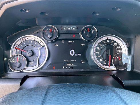 Used 2022 RAM 1500 Classic SLT w/ Electronics Group AWD/4WD image 14