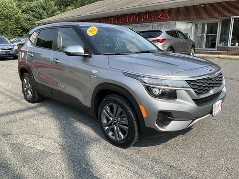 Used 2021 Kia Seltos LX AWD/4WD image 3