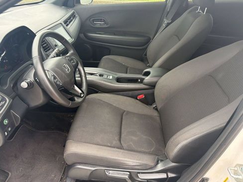 Used 2021 Honda HR-V Sport image 5