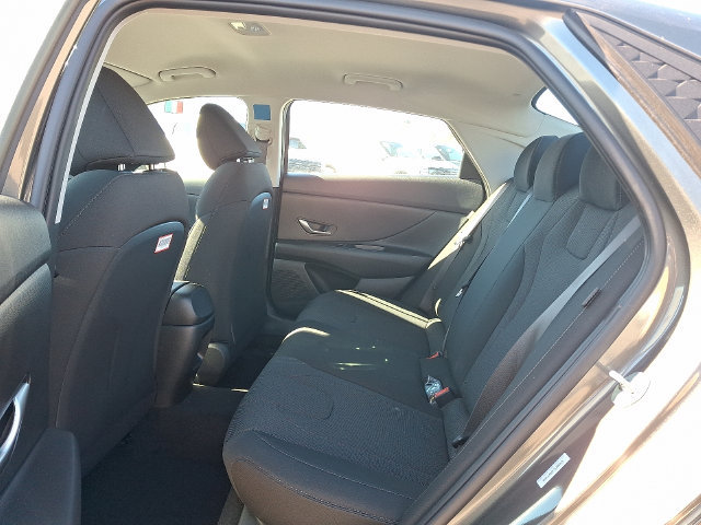 New 2026 Hyundai Elantra SE FWD image 5