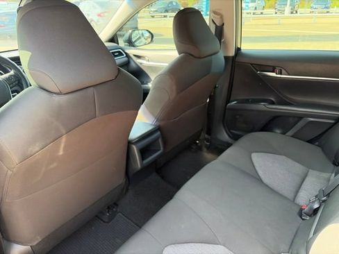 Used 2018 Toyota Camry LE FWD image 10