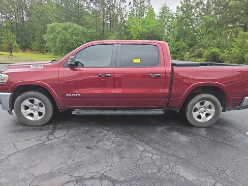 Used 2025 RAM 1500 Big Horn AWD/4WD image 3