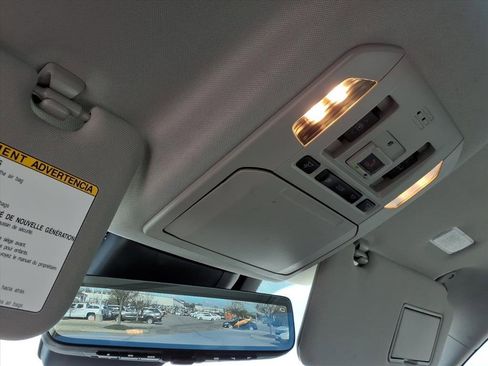 Used 2023 Toyota Highlander Platinum image 26