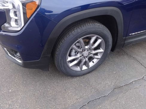 Used 2023 GMC Terrain SLT image 4