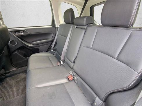 Used 2015 Subaru Forester 2.5i Limited AWD/4WD image 9