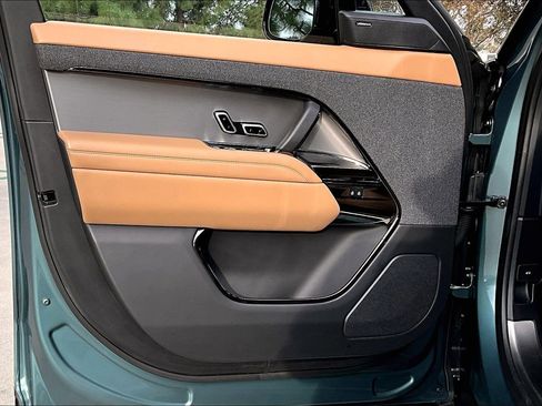 Used 2024 Land Rover Range Rover Sport SE image 27