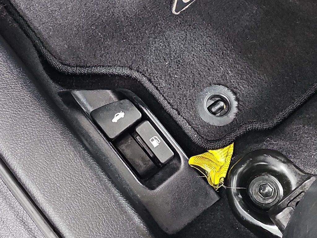 Used 2016 Toyota Camry XLE FWD image 16