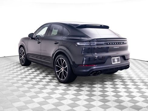 Certified 2025 Porsche Cayenne E-Hybrid Coupe AWD/4WD image 3