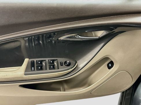 Used 2013 Chevrolet Volt FWD image 15