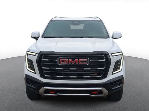 Used 2025 GMC Yukon AT4 w/ AT4 Premium Package AWD/4WD image 3