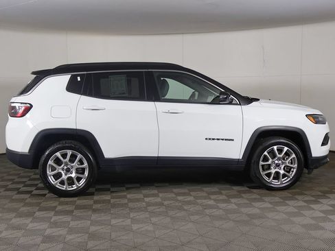 Used 2025 Jeep Compass Limited AWD/4WD image 16