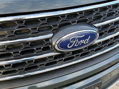 Used 2022 Ford Explorer XLT w/ Equipment Group 202A image 28