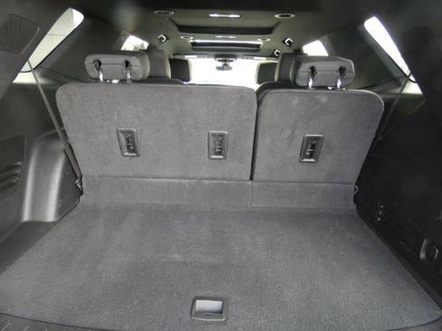 Used 2023 Chevrolet Traverse High Country image 16